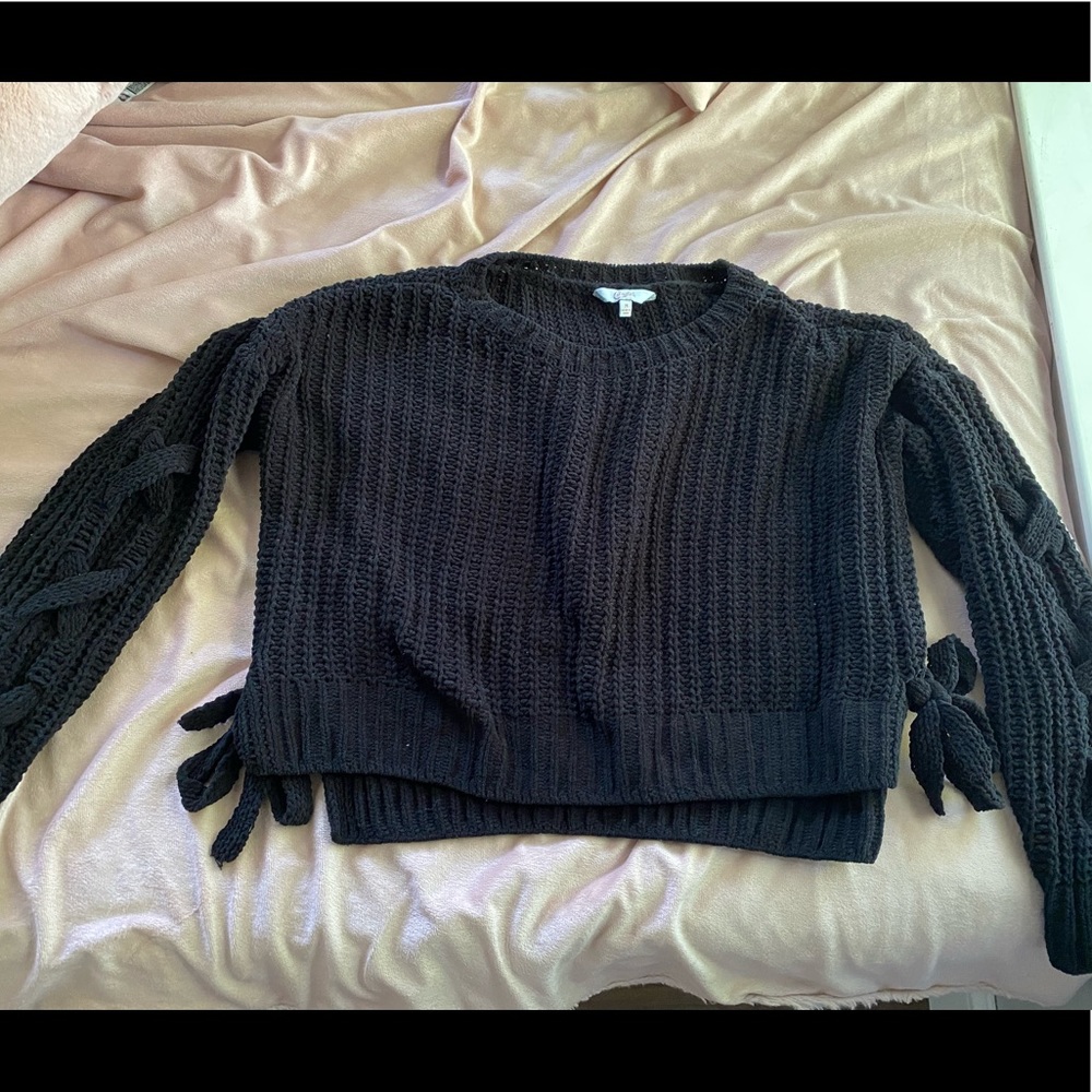 Black slightly cropped sweater